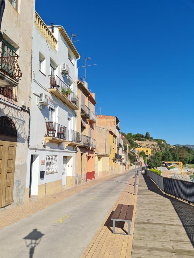 River Ebro Apartment Mora d'Ebre